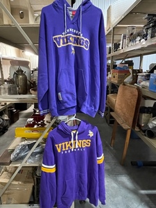 lot 28 image: Minnesota Vikings Hoodies