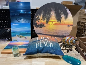 lot 33 image: Lifes a Beach Home Decor