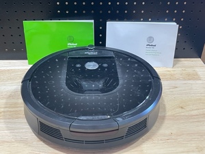lot 38 image: iRobot Roomba  No Charging Port
