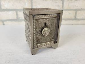1890s J.E. Stevens Co. Treasure Safe  Coin Bank