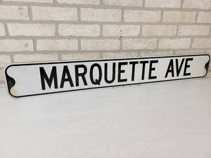 MARQUETTE AVE Street Sign