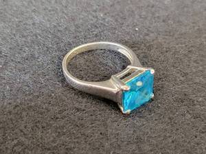 Womens 925 Sterling Silver Ring - Size 8