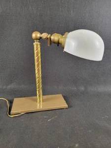 lot 251 image: Antique AMRONLITE Copper & Brass Desk Lamp with Glass Shade