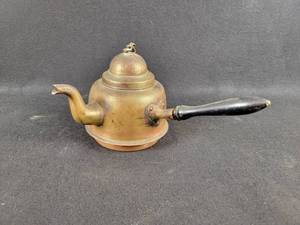 lot 256 image: Antique Copper Teapot