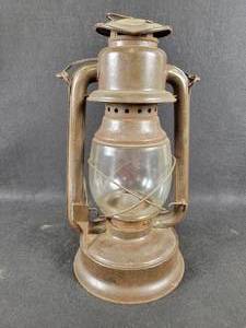 lot 257 image: Antique EMBURY Mfg. Co. No. 160 Supreme Lantern