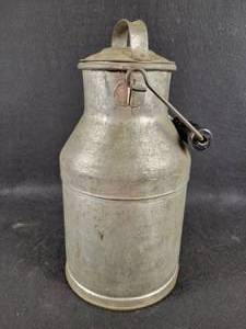 lot 260 image: Vintage Steel 1 Gallon Milk Can - Stamped HELLA