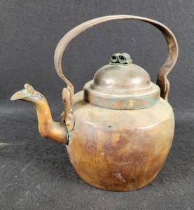 lot 261 image: Antique Copper Teapot