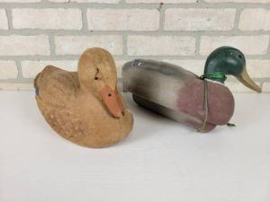 lot 268 image: Vintage Carry-Lite Duck Decoy and Unmarked Decoy