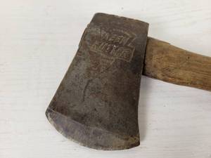 lot 285 image: Vintage KEEN KUTTER Hatchet