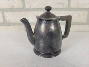 lot 298 image: Antique Wallace Hard Soldered 8oz Creamer - Model 28-R