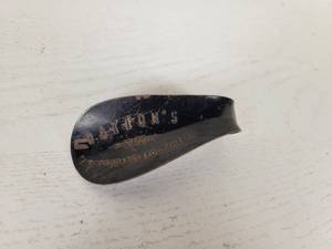 lot 311 image: Vintage Tin DAYTONS Shoe Horn Dependable Foot Wear