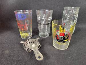 lot 315 image: Vintage Drink Mixing Glasses and Strainer