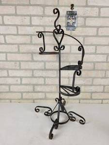 lot 320 image: Rod Iron Spiral Staircase Plant Stand
