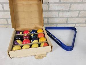 lot 327 image: Vintage Billiard Balls and BUSCH Beer Rack - Balls are Made in Belgium
