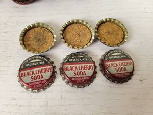 lot 332 image: (50) Vintage Unused Osceola Beverage Co. Black Cherry Soda Bottle Caps with Original Cork - Osceola, WI
