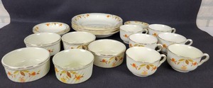 lot 335 image: Hall Pottery Autumn Leaf Dishware Collection