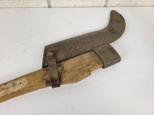 lot 347 image: Vintage TRUE TEMPER -KELLY WORKS- Brush Axe