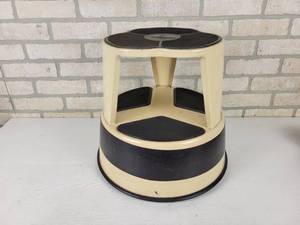 lot 355 image: Vintage Kik Step Step Stool