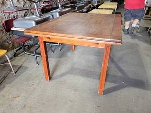 Expandable Wood Table
