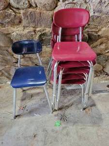 (6) Stackable Student Chairs