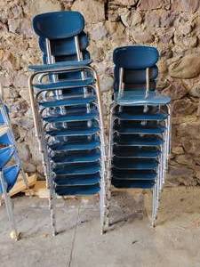 (18) Stackable Student Chairs