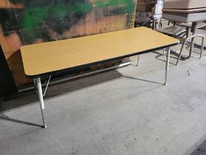 Adjustable Height Student Table