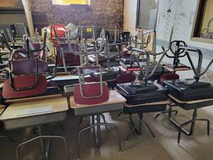 (24) Student Desks