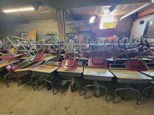 (28) Student Desks