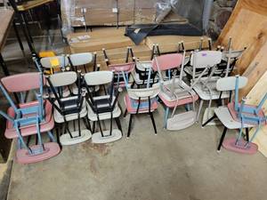 (28) Stackable Student Chairs