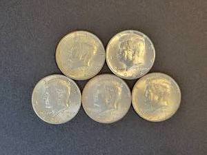 lot 471 image: (5) Kennedy US half Dollars - 90% Silver - All are 1964