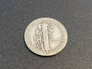 lot 451 image: 1936 Mercury US Dime - 90% Silver - Graded G