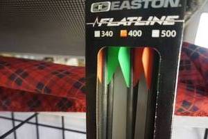 lot 9 image: 6 - Easton Flatline High Velocity Carbon Arrows