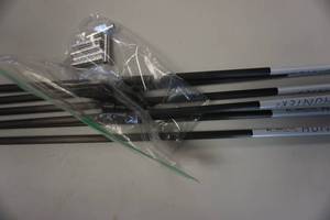 lot 14 image: 6 - Easton Carbon Storm Arrows