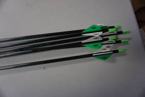lot 28 image: 6 - Easton Carbon Storm Arrows
