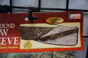 lot 81 image: Allen Model 132 Full Length Zippered Compound Bow Sleeve