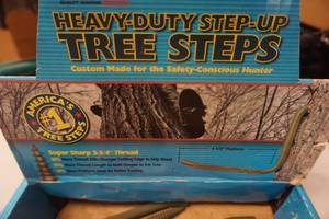 lot 119 image: 4 - Ameristep Screw In Tree Stand Steps