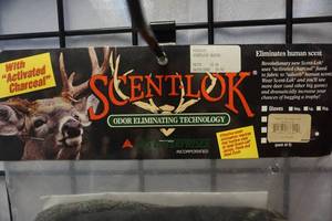 lot 139 image: Scent Loc Brand Camo Odor Eliminating Gloves Size Large