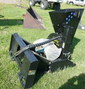 lot 4 image: New Mower King Tree chipper SSBX42S