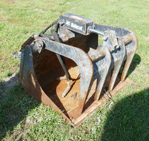 lot 7 image: Bobcat 36 inch Grapple 2018