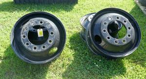 lot 12 image: Set of 4 Truck Rims 10 bolt 22.5