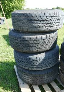 lot 16 image: Set of 4 Continental tires and rims 26570R17