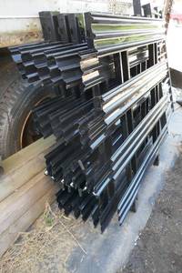 lot 35 image: 7 New Stake Pocket sections 47-14 x 48 inch, posts 2 ft on center