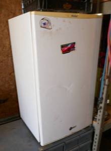 lot 42 image: Small Refrigerator for your garage - works