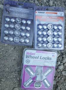 lot 55 image: Two 20pc wheel nut and lock kits and one 4pc M14-1.50