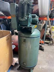 lot 6 image: Air Compressor