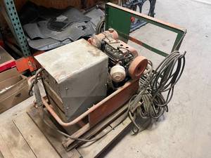 lot 11 image: Portable Welder