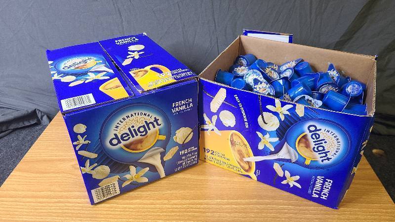 lot 325 image: 2 - 192 Count Delight French Vanilla Creamer Cups