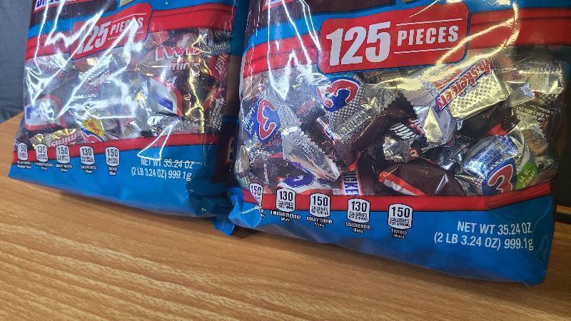 lot 339 image: 2 Bags of Candy Bars usually $10 or more each