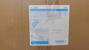 lot 547 image: Box of 750 Blue Comfort Bouffant, Large