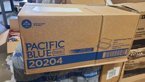 lot 147 image: Box of Pacific Blue Multifold Paper Towels